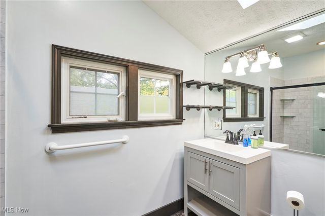 2430 Valley Road, Cuyahoga Falls, OH 44223