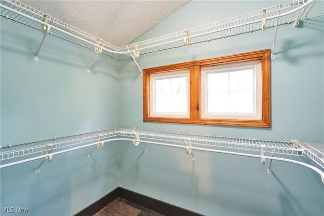 2430 Valley Road, Cuyahoga Falls, OH 44223