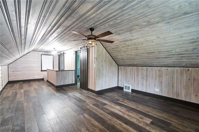 2430 Valley Road, Cuyahoga Falls, OH 44223