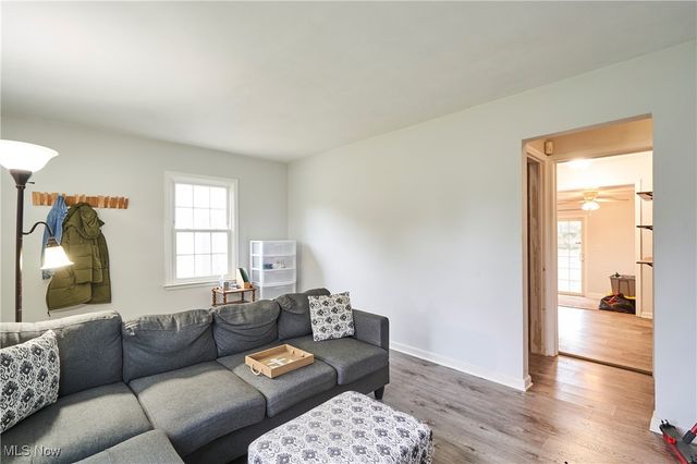 2430 Valley Road, Cuyahoga Falls, OH 44223