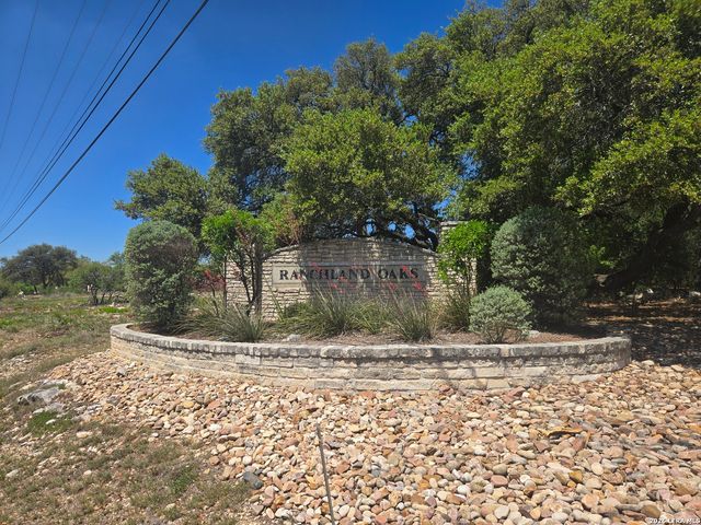 102 County Road 2732, Mico, TX 78056