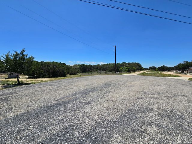 102 County Road 2732, Mico, TX 78056