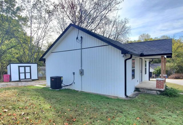 109 McGinness Ave, Carthage, TN 37030