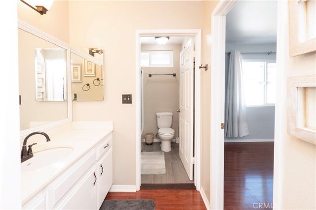 12334 Chandler C, Valley Village, CA 91607