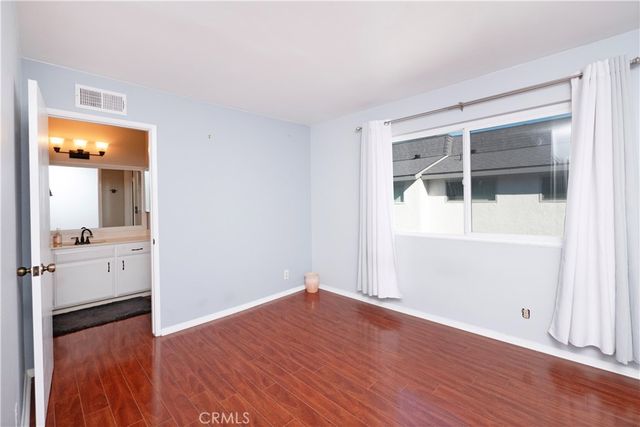 12334 Chandler C, Valley Village, CA 91607