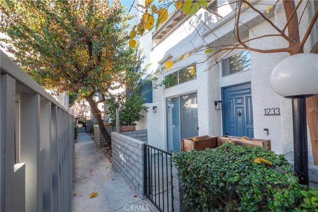 12334 Chandler C, Valley Village, CA 91607