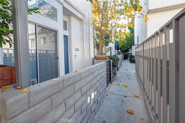 12334 Chandler C, Valley Village, CA 91607