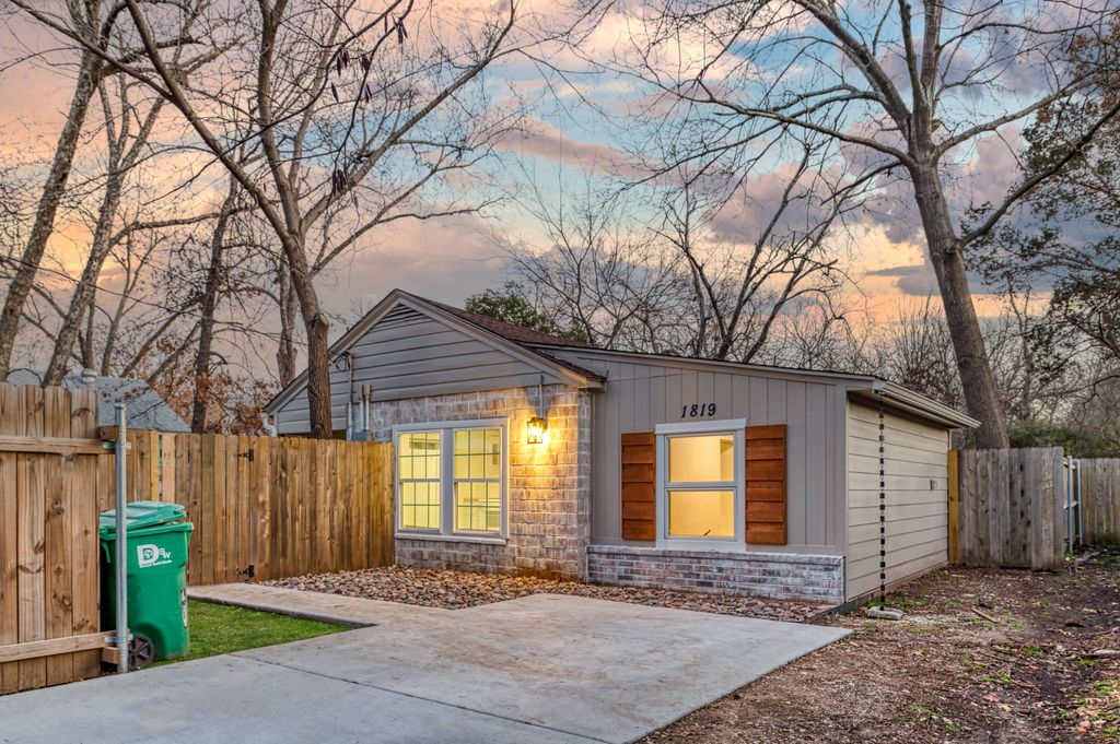 1819 Scripture Street, Denton, TX 76201