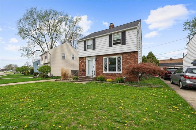 7906 Kenton Avenue, Parma, OH 44129