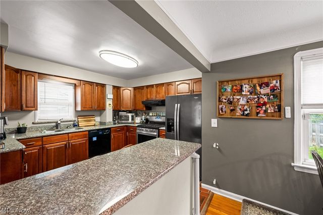 7906 Kenton Avenue, Parma, OH 44129