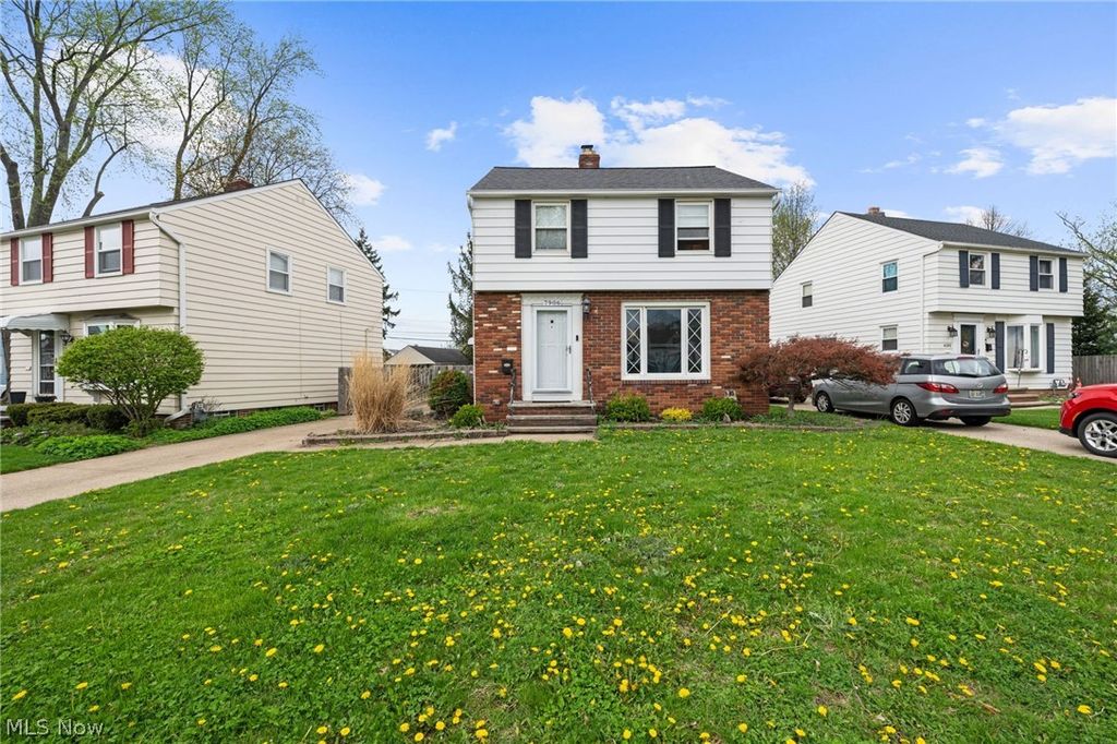 7906 Kenton Avenue, Parma, OH 44129