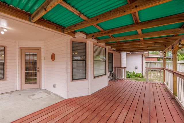2817 Parkgreen Dr, Corpus Christi, TX 78414