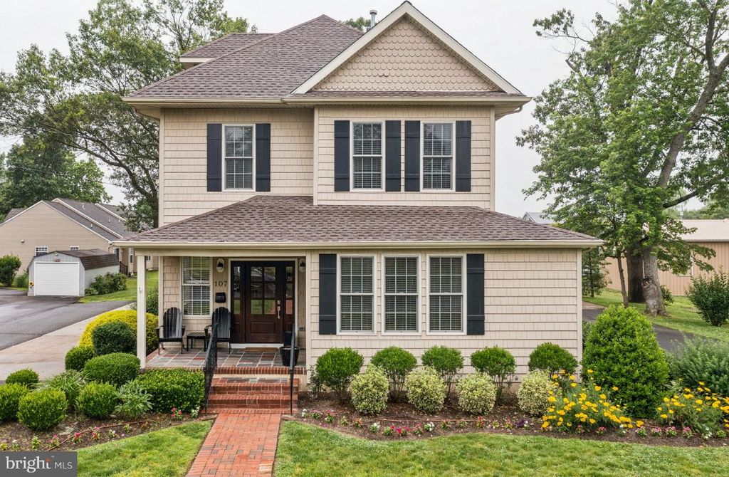107 COLWELL AVE, Hammonton, NJ 08037