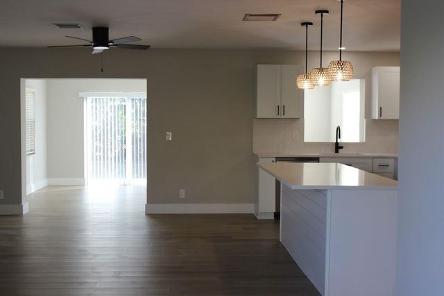 2104 NE 1ST Court, Boynton Beach, FL 33435