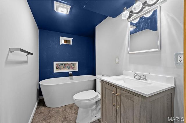 7732 Redbird Lane, Godfrey, IL 62035
