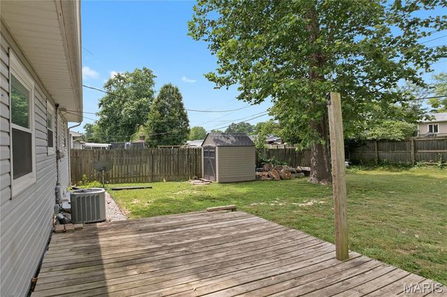7732 Redbird Lane, Godfrey, IL 62035