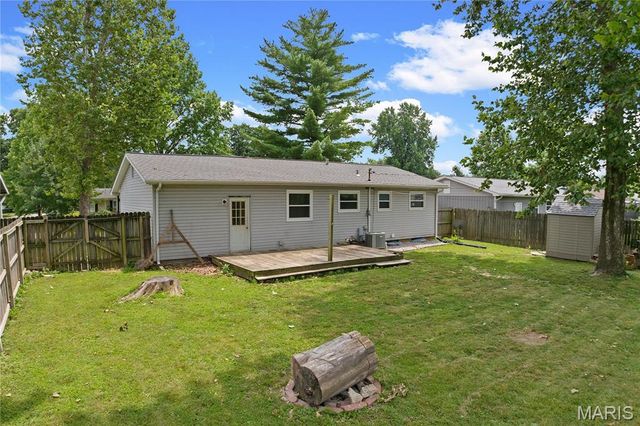 7732 Redbird Lane, Godfrey, IL 62035