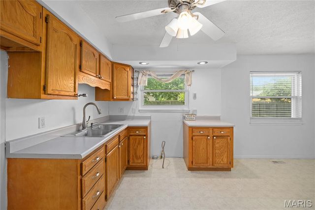 7732 Redbird Lane, Godfrey, IL 62035