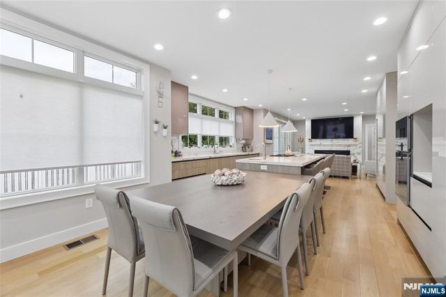 31 Engleside Street, Cresskill, NJ 07626