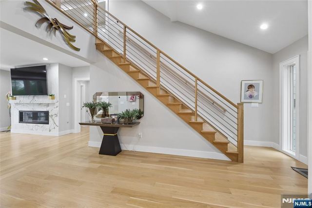 31 Engleside Street, Cresskill, NJ 07626