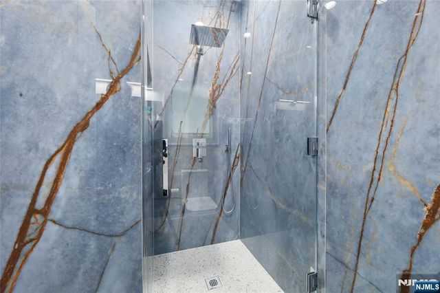 31 Engleside Street, Cresskill, NJ 07626