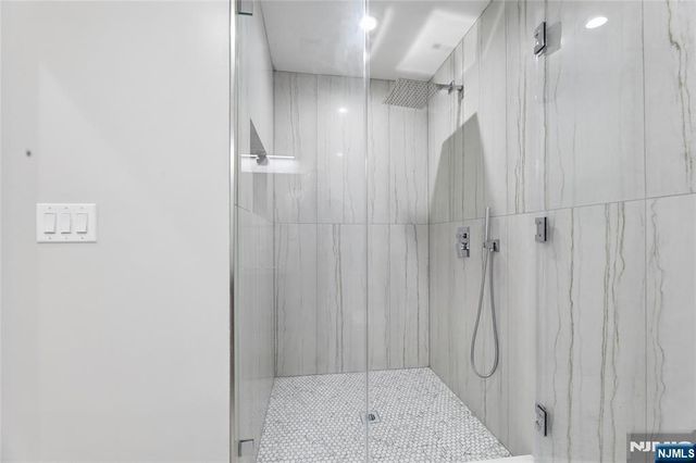 31 Engleside Street, Cresskill, NJ 07626