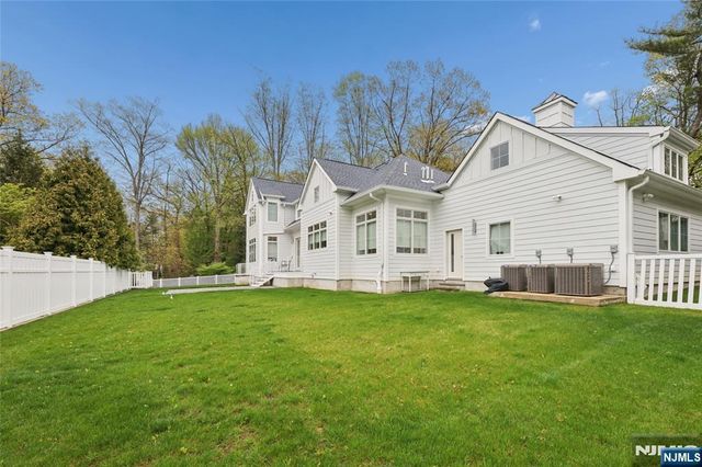 31 Engleside Street, Cresskill, NJ 07626