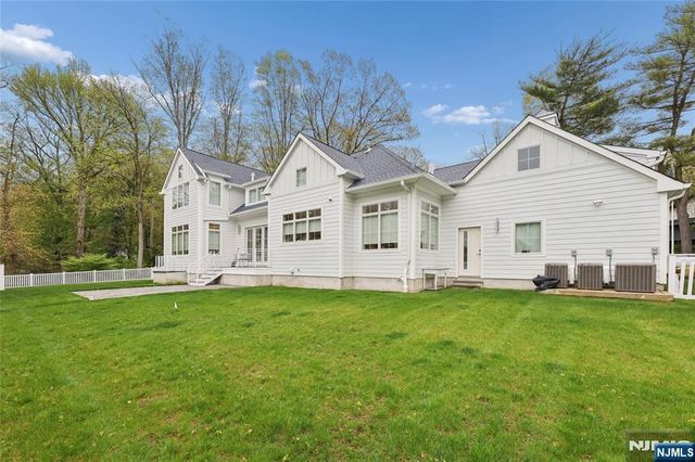 31 Engleside Street, Cresskill, NJ 07626
