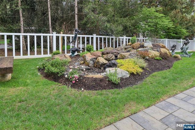 31 Engleside Street, Cresskill, NJ 07626