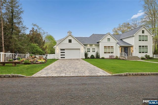31 Engleside Street, Cresskill, NJ 07626