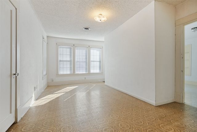 5906 Palo Pinto Avenue, Dallas, TX 75206