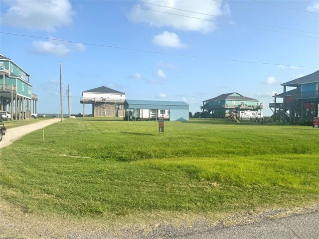 993 Jean Street, Gilchrist, TX 77617