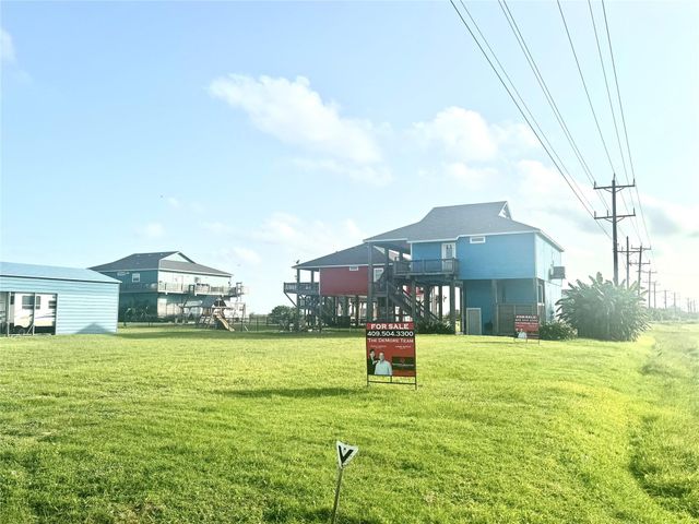 993 Jean Street, Gilchrist, TX 77617
