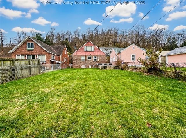 1852 Enslow Boulevard, Huntington, WV 25701