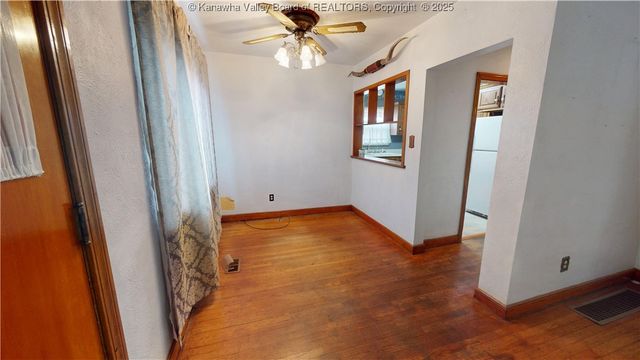 1852 Enslow Boulevard, Huntington, WV 25701