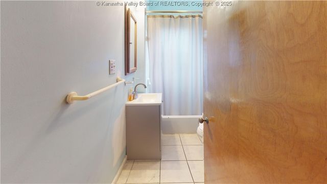 1852 Enslow Boulevard, Huntington, WV 25701