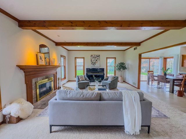 19560 Edmonton COURT, Brookfield, WI 53045