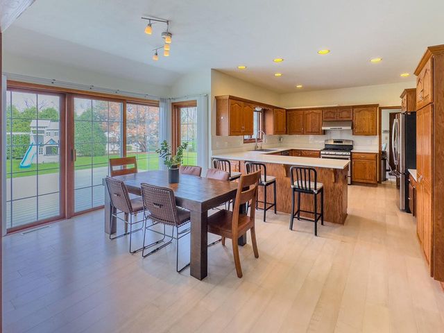 19560 Edmonton COURT, Brookfield, WI 53045