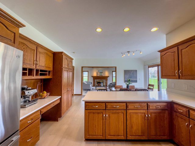 19560 Edmonton COURT, Brookfield, WI 53045