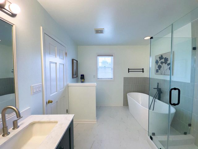 19560 Edmonton COURT, Brookfield, WI 53045