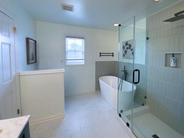19560 Edmonton COURT, Brookfield, WI 53045