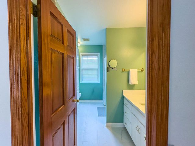 19560 Edmonton COURT, Brookfield, WI 53045