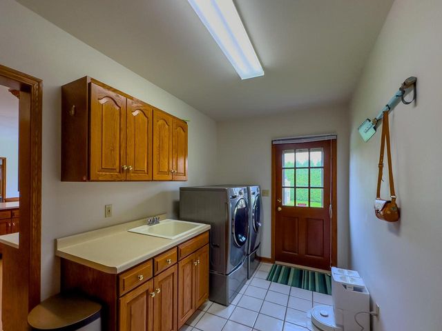 19560 Edmonton COURT, Brookfield, WI 53045