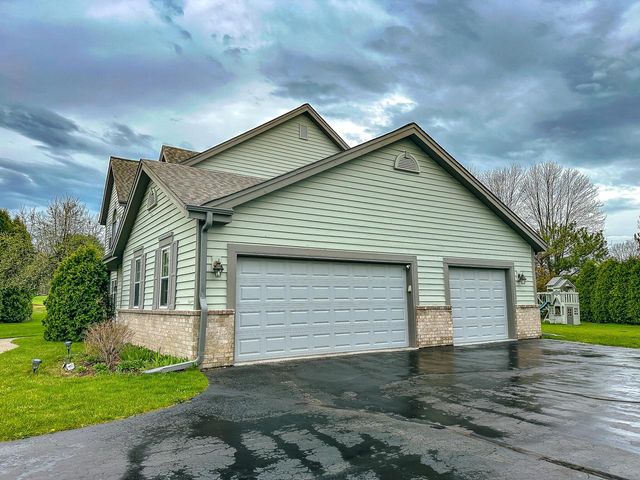 19560 Edmonton COURT, Brookfield, WI 53045