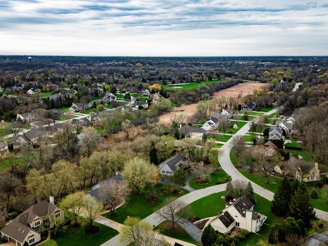 19560 Edmonton COURT, Brookfield, WI 53045
