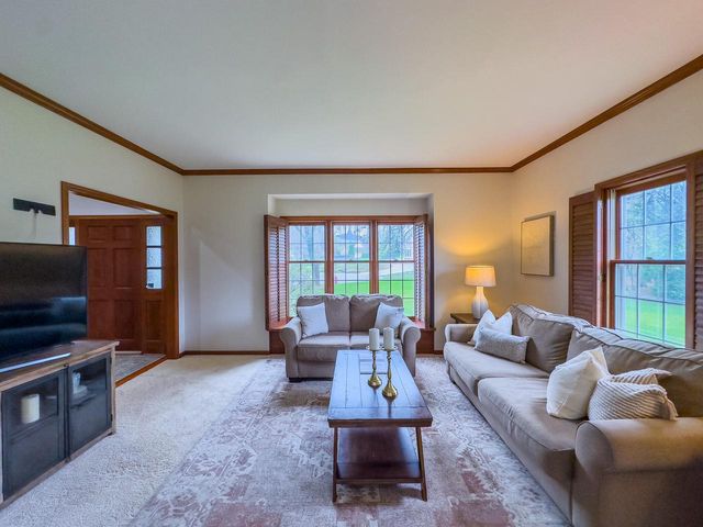 19560 Edmonton COURT, Brookfield, WI 53045