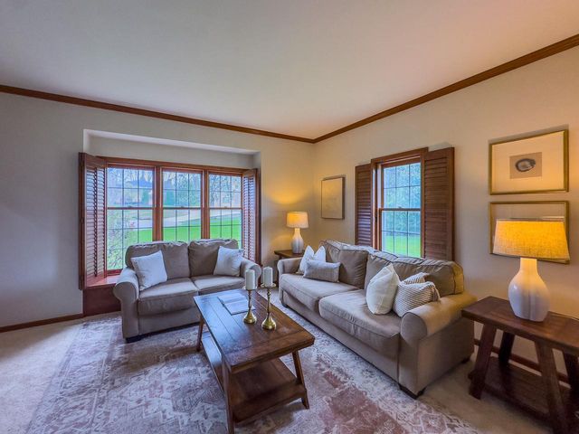 19560 Edmonton COURT, Brookfield, WI 53045