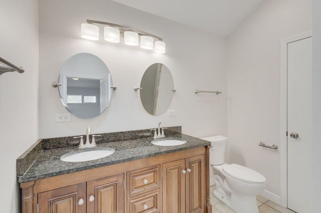 9535 S Fairfield Avenue, Evergreen Park, IL 60805
