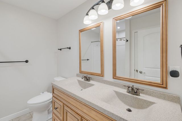 9535 S Fairfield Avenue, Evergreen Park, IL 60805