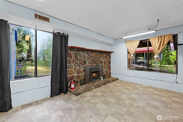 13836 166th Avenue SE, Rainier, WA 98576